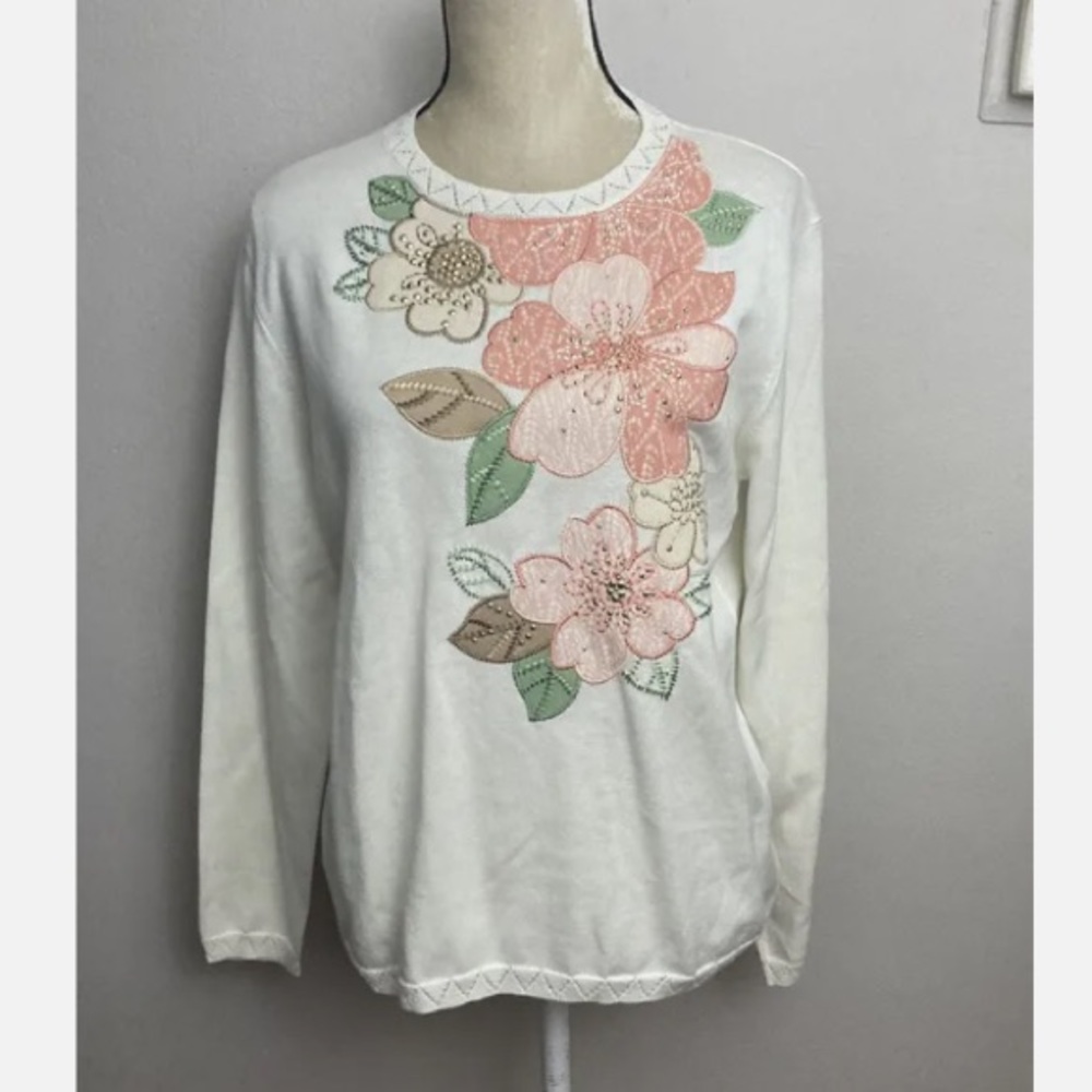 9-20 Alfred Dunner white sweater floral Embroidered Medium